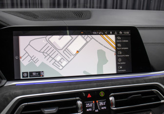 Подержанный автомобиль BMW X7 2021 года (22 фото)