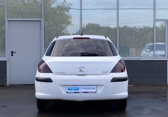 Подержанный автомобиль Peugeot 308 Hatchback 2009 года (6 фото)