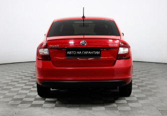 Подержанный автомобиль Skoda Rapid Liftback 2018 года (4 фото)