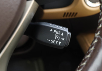 Подержанный автомобиль Lexus ES 2016 года (16 фото)