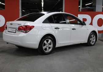 Подержанный автомобиль Chevrolet Cruze Sedan 2010 года (4 фото)
