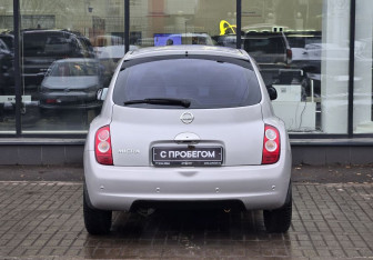Подержанный автомобиль Nissan Micra Hatchback 2010 года (7 фото)