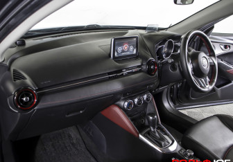 Подержанный автомобиль Mazda CX-3 2015 года (9 фото)