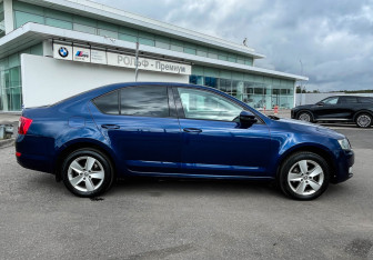 Подержанный автомобиль Skoda Octavia Liftback 2015 года (4 фото)