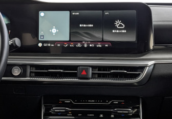 Подержанный автомобиль Kia K5 2023 года (17 фото)