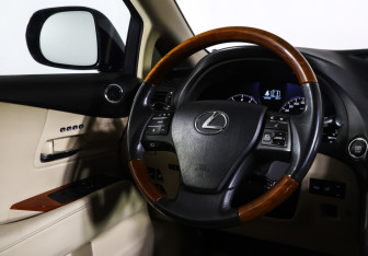 Подержанный автомобиль Lexus RX 2008 года (13 фото)