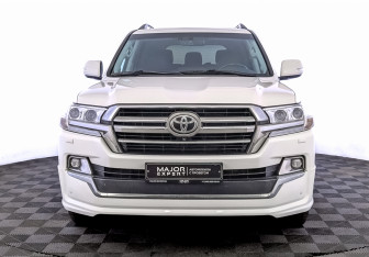 Подержанный автомобиль Toyota Land Cruiser Suv 2015 года (2 фото)