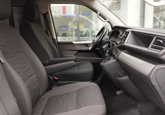 Подержанный автомобиль Volkswagen Multivan 2020 года (10 фото)