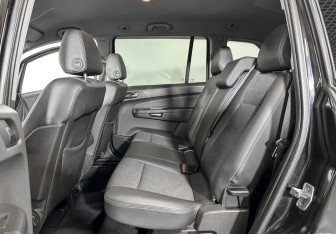 Подержанный автомобиль Opel Zafira Compactvan 2007 года (10 фото)