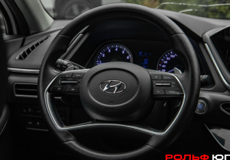 Подержанный автомобиль Hyundai Sonata 2020 года (11 фото)