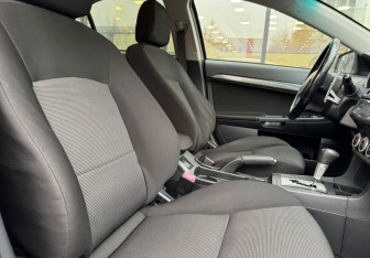 Подержанный автомобиль Mitsubishi Lancer Sedan 2008 года (10 фото)