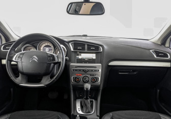 Подержанный автомобиль Citroen C4 Sedan 2018 года (14 фото)