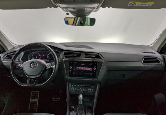 Подержанный автомобиль Volkswagen Tiguan 2019 года (23 фото)