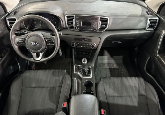 Подержанный автомобиль Kia Sportage 2017 года (9 фото)