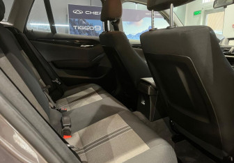 Подержанный автомобиль BMW X1 2011 года (14 фото)