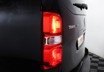 Подержанный автомобиль Peugeot Traveller 2020 года (27 фото)
