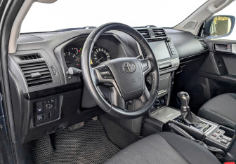 Подержанный автомобиль Toyota Land Cruiser Prado 2018 года (16 фото)