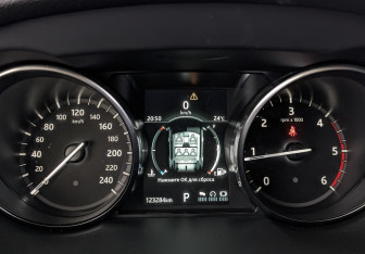 Подержанный автомобиль Land Rover Discovery Sport 2019 года (16 фото)