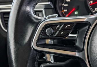 Подержанный автомобиль Porsche Macan 2016 года (28 фото)