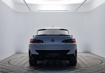 Подержанный автомобиль BMW X4 2021 года (6 фото)