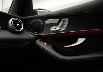 Подержанный автомобиль Mercedes-Benz GLC AMG 2021 года (27 фото)