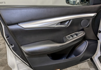 Подержанный автомобиль Infiniti QX50 2018 года (19 фото)