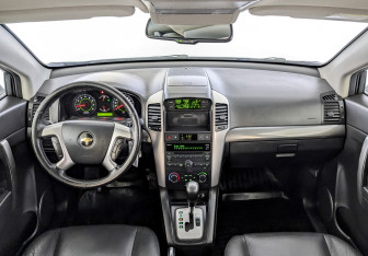 Подержанный автомобиль Chevrolet Captiva 2011 года (14 фото)