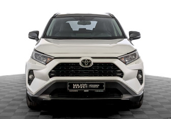 Подержанный автомобиль Toyota RAV4 2021 года (2 фото)