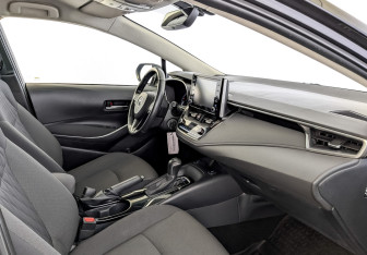 Подержанный автомобиль Toyota Corolla Sedan 2019 года (11 фото)