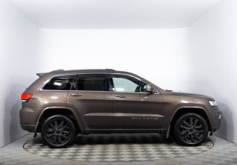 Подержанный автомобиль Jeep Grand Cherokee 2018 года (4 фото)