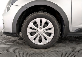 Подержанный автомобиль Kia Rio Hatchback 2021 года (17 фото)