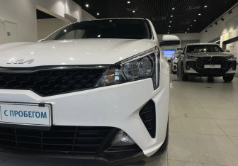 Подержанный автомобиль Kia Rio Sedan 2021 года (9 фото)