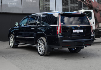 Подержанный автомобиль Cadillac Escalade Suv 2016 года (6 фото)