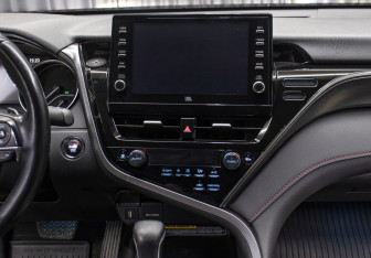 Подержанный автомобиль Toyota Camry Sedan 2021 года (15 фото)