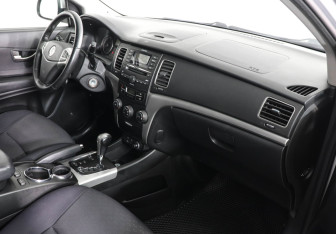 Подержанный автомобиль SsangYong Actyon 2012 года (10 фото)