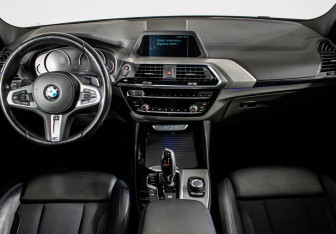 Подержанный автомобиль BMW X3 2018 года (11 фото)