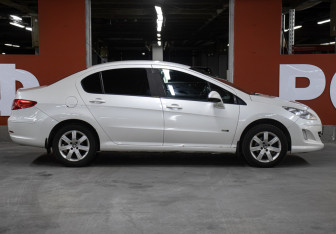 Подержанный автомобиль Peugeot 408 2016 года (4 фото)