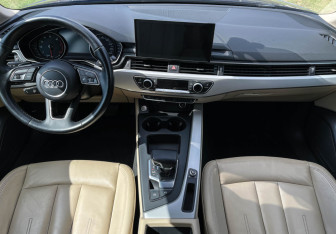 Подержанный автомобиль Audi A4 Sedan 2021 года (12 фото)