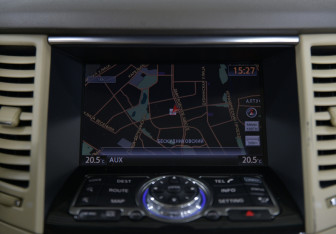 Подержанный автомобиль Infiniti FX 2012 года (12 фото)