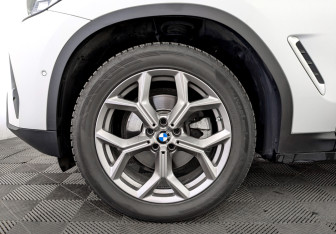 Подержанный автомобиль BMW X3 2021 года (18 фото)