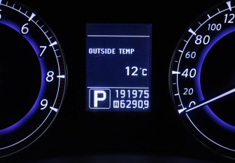 Подержанный автомобиль Infiniti EX 2011 года (12 фото)