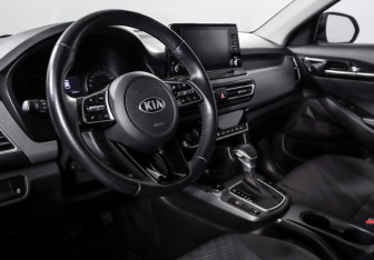 Подержанный автомобиль Kia Seltos 2020 года (14 фото)