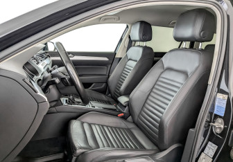 Подержанный автомобиль Volkswagen Passat Wagon 2016 года (20 фото)