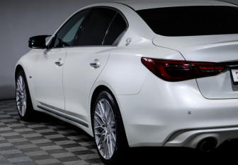Подержанный автомобиль Infiniti Q50 2022 года (20 фото)