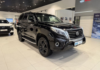 Подержанный автомобиль Toyota Land Cruiser Prado 2011 года (3 фото)