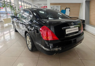 Подержанный автомобиль Nissan Teana 2006 года (7 фото)