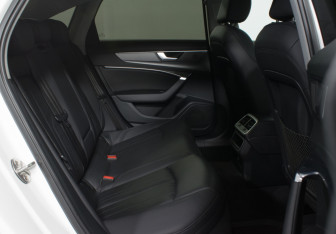 Подержанный автомобиль Audi A6 Sedan 2019 года (12 фото)