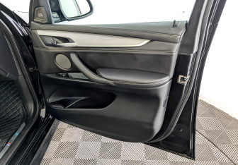 Подержанный автомобиль BMW X5 2018 года (26 фото)