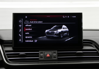 Подержанный автомобиль Audi Q5 2024 года (24 фото)