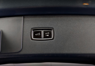 Подержанный автомобиль Porsche Cayenne 2019 года (28 фото)